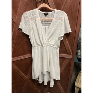 Women's Torrid White tunic top high low Size 00 (women’s 10)